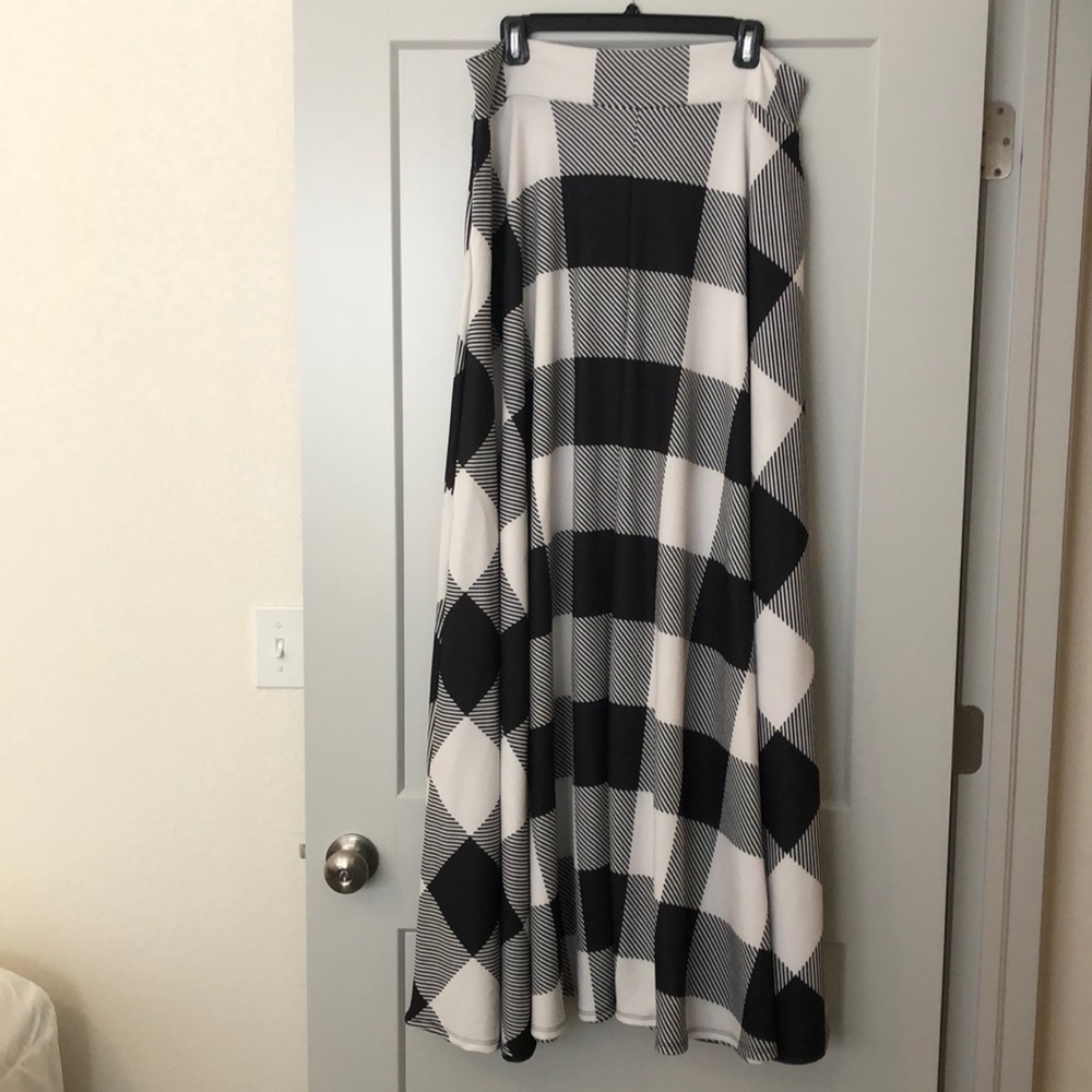 Plus size ball gown skirt in poly-blend. NWT.